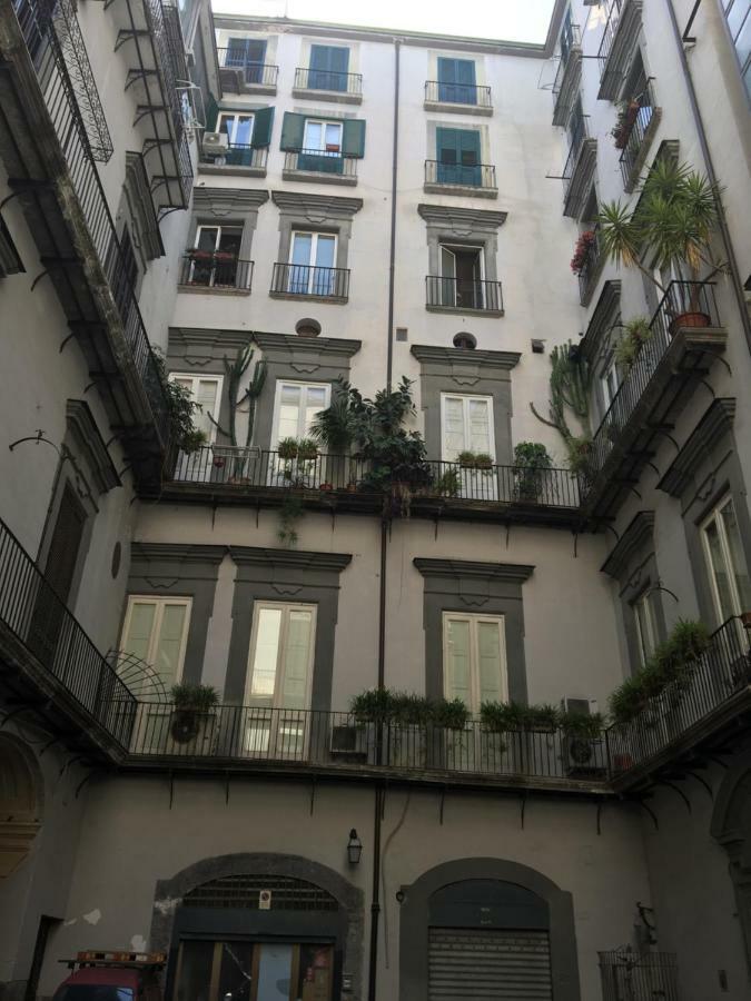 Апартаменты Le Rondini Della Pietrasanta Неаполь Экстерьер фото